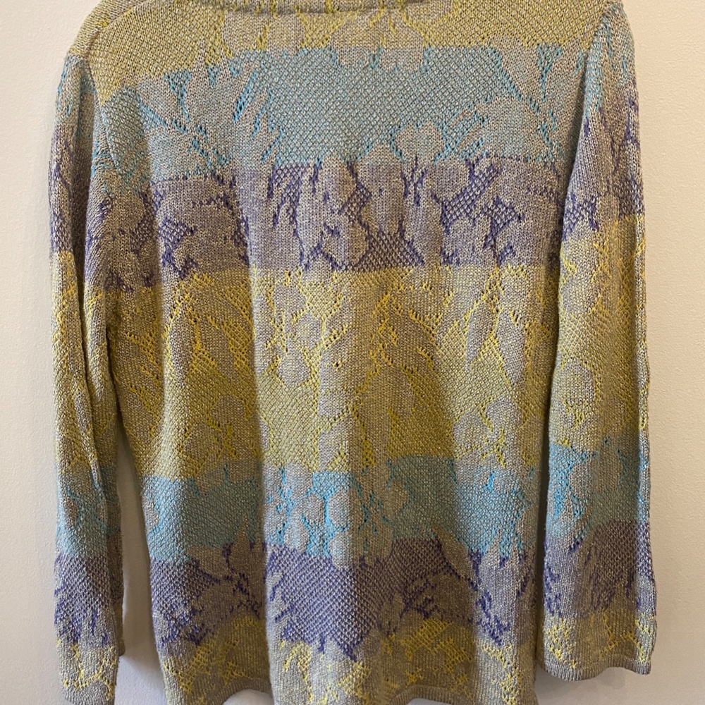 Tommy Bahama patterned light weight sweater - Picture 4 of 4